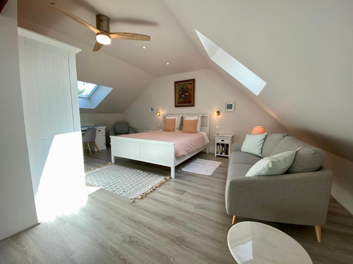 Sans Souci Luxe Heated Pool And Restaurant Bed & Breakfast