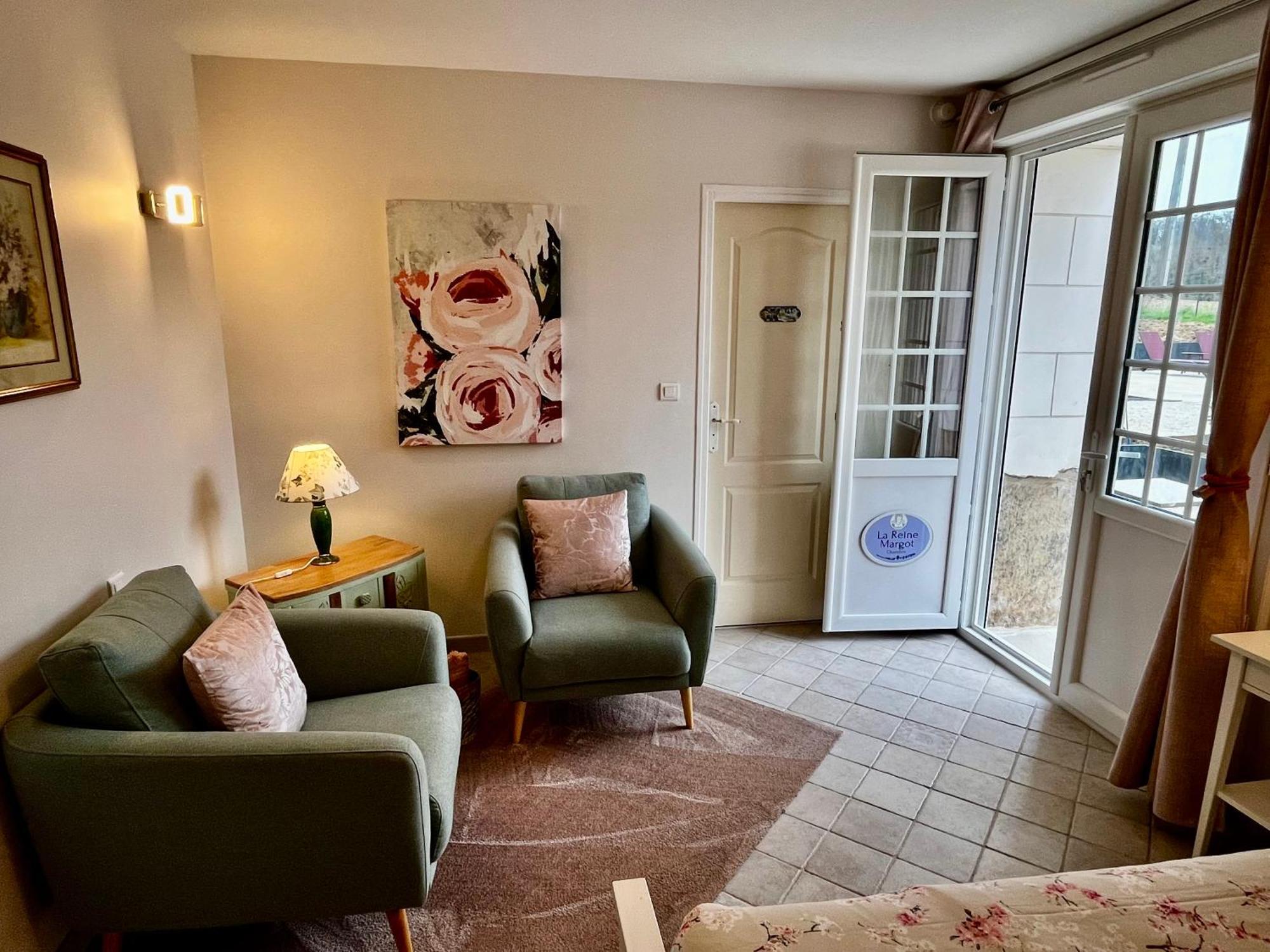 Bed & Breakfast Sans Souci Luxe Heated Pool And Restaurant Luzille