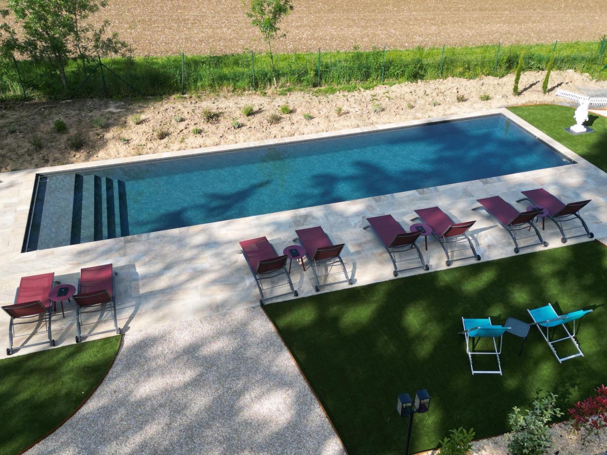 Bed & Breakfast Sans Souci Luxe Heated Pool And Restaurant