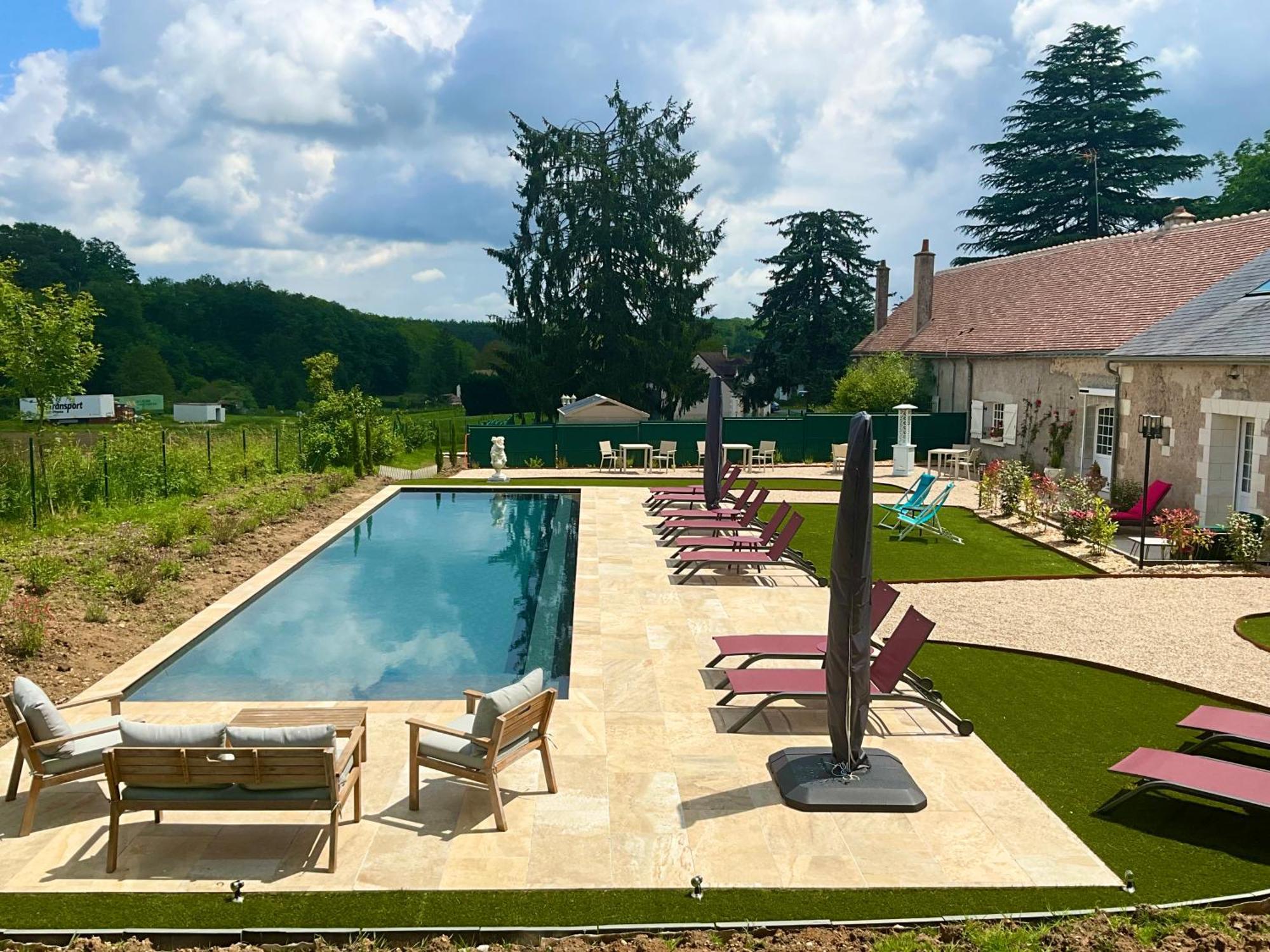 Sans Souci Luxe Heated Pool And Restaurant Bed & Breakfast